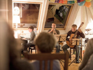 Hausmusik unterm Dach bei der Notenspur-Nacht. Foto: Daniel Reiche, Leipziger Notenspur